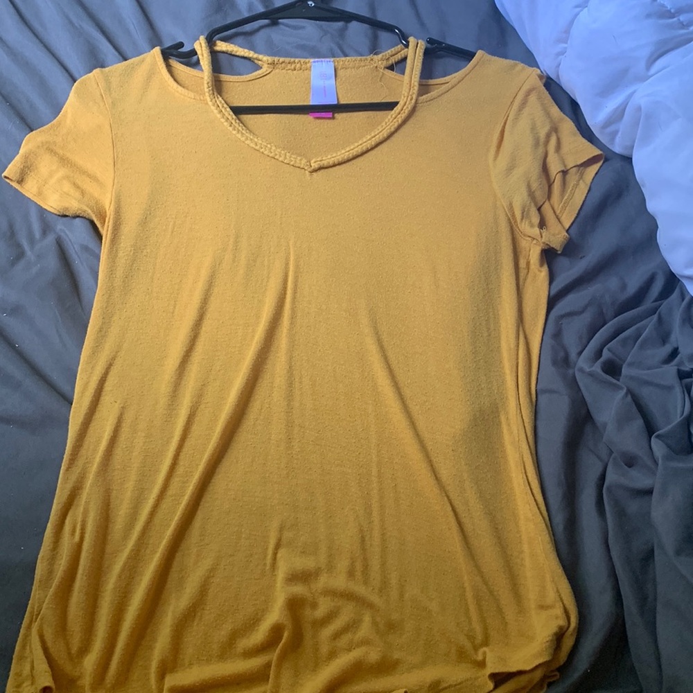 Yellow comfy shirt with braided neck line